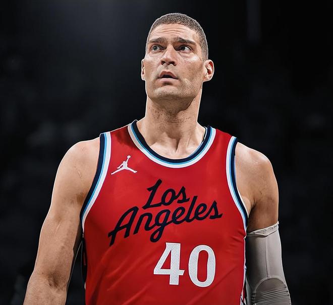 2年1800萬(wàn)美金！聯(lián)盟第1！NBA轉(zhuǎn)型最成功的老將，哈登沖冠需要你